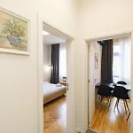 Bright 1-bedroom In The Heart Of The