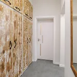 Bright 1-bedroom In The Heart Of The