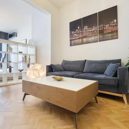 Bright 1-bedroom In The Heart Of The * Plovdiv