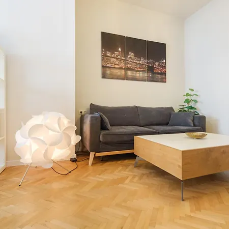 Bright 1-bedroom In The Heart Of The Appartamento Plovdiv