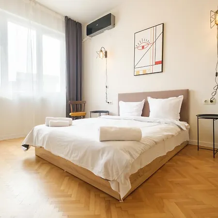 Bright 1-bedroom In The Heart Of The Appartamento