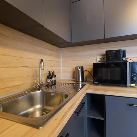 Daire Bright 1-bedroom In The Heart Of The *