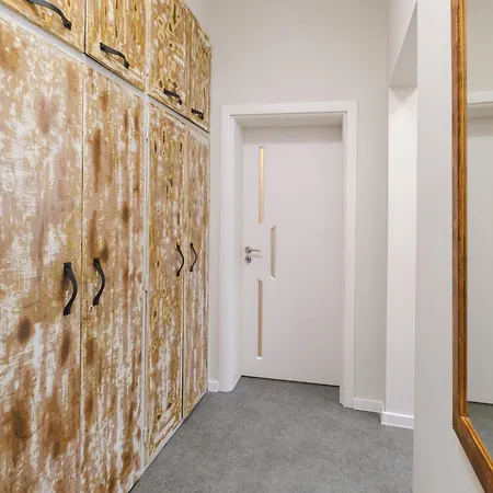 Bright 1-bedroom In The Heart Of The